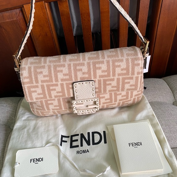 Fendi 1997 FF motif wool/ leather baguette in Beige/Camel; 11”x6.5”x2” NWT $2995 - Picture 5 of 12